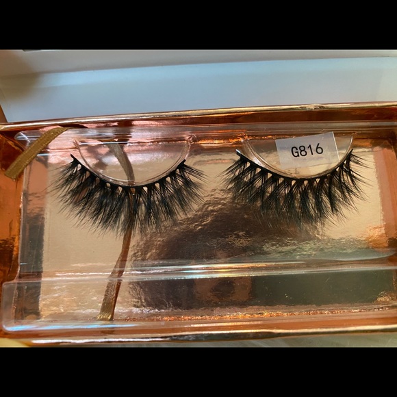 Lashes - Picture 15 of 16